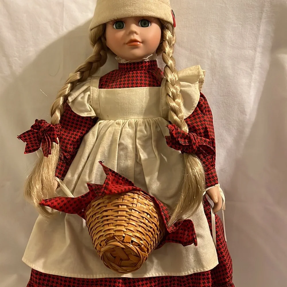 Vintage Apple Lady Doll - Picture 2 of 6